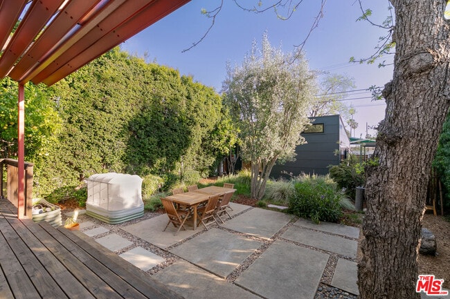 Building Photo - 5676 Hub St