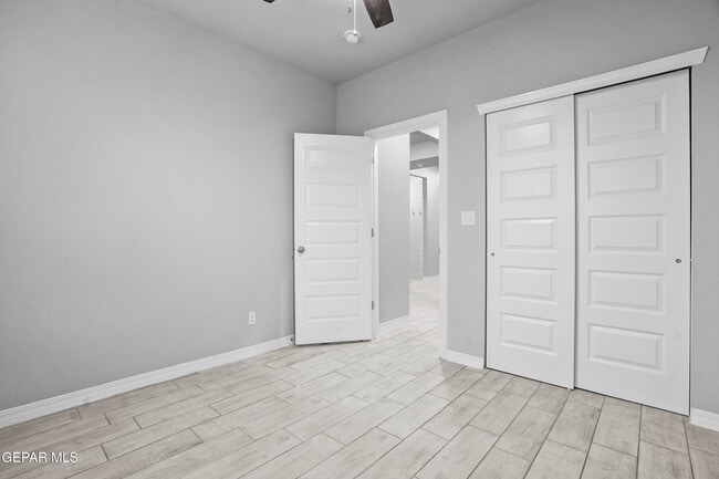 Building Photo - 11133 Blazing Star Pl