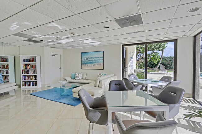 Building Photo - 5420 N Ocean Dr