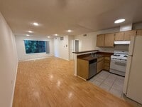 Building Photo - 950 Edgecliffe Dr