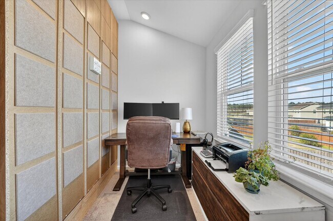 Building Photo - 113 Brookline Dr