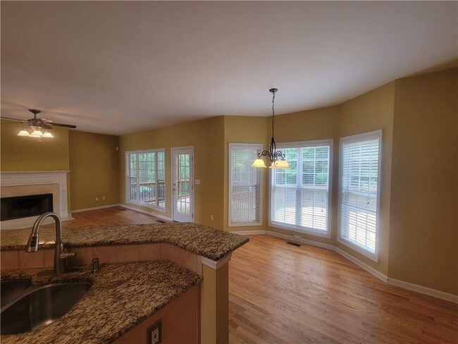 Building Photo - 5555 Holly Springs Dr