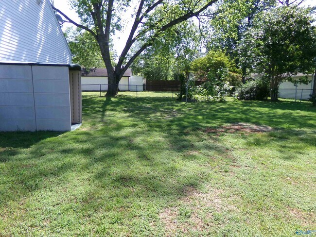 Building Photo - 409 Marsheutz Ave SW