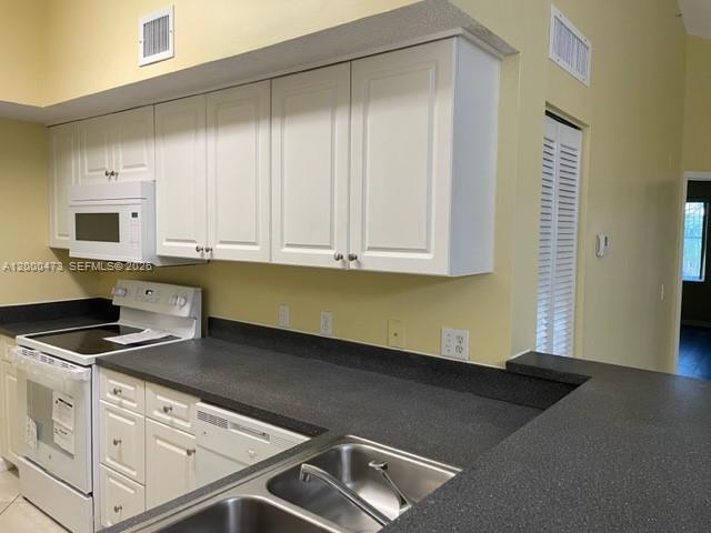 Building Photo - 9645 NW 1st Ct