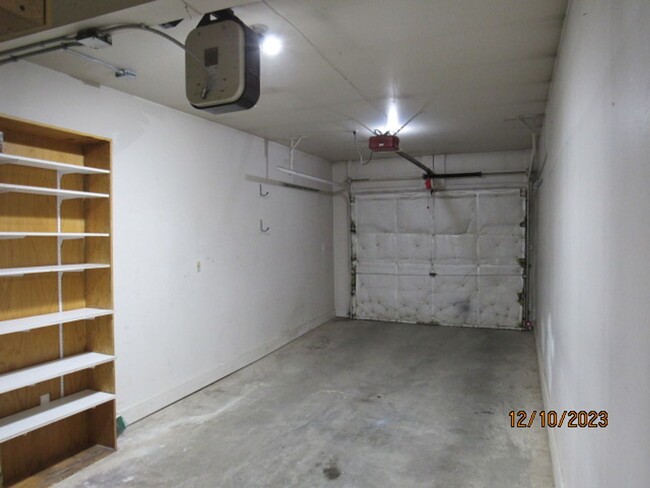 Building Photo - 936 Chena Pump Rd