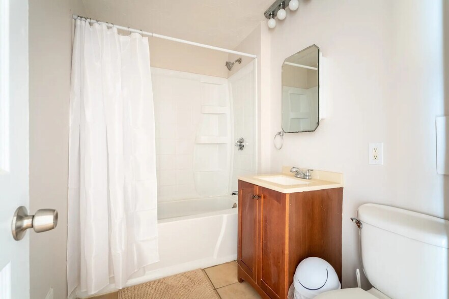 Building Photo - 29 Edison Grn