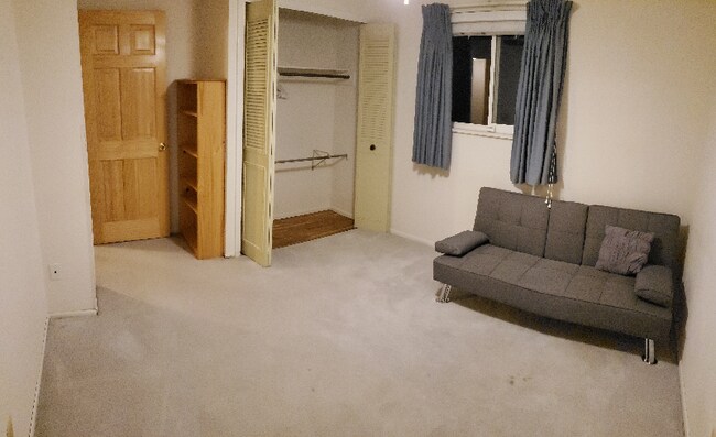 Building Photo - 5365 Silver Spur Ave