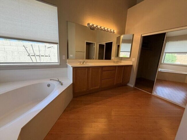 Building Photo - 3130 E Brookwood Ct