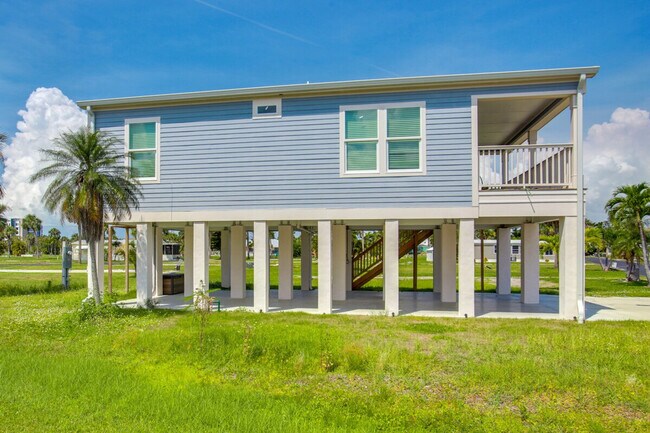 Building Photo - 13611 Catbird Dr