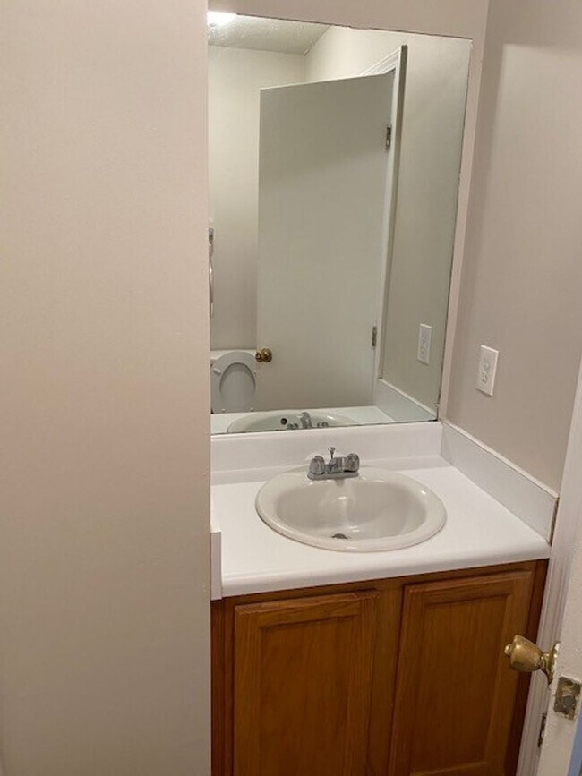 Building Photo - Cute Two Bedroom/1.5 Bath Close to Downtown Villa Rica