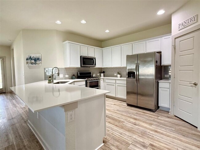 Building Photo - 160 Filifera Ct