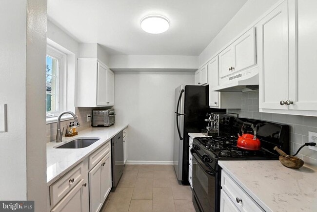 Building Photo - 9882 Hollow Glen Pl