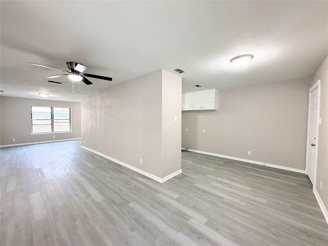 Building Photo - 1228 Oak Dr