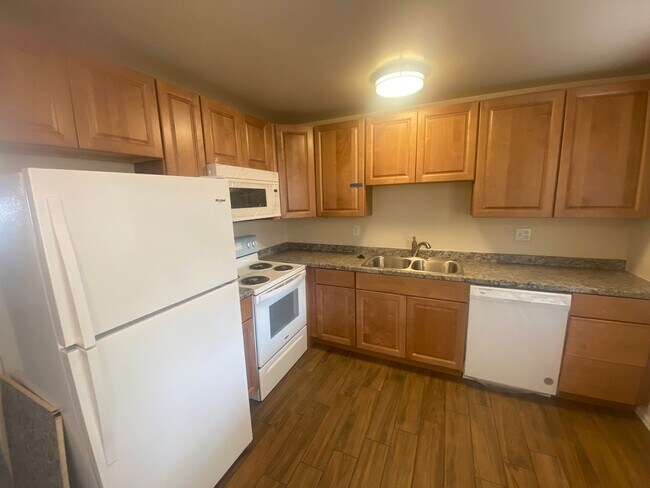 Building Photo - single family home
