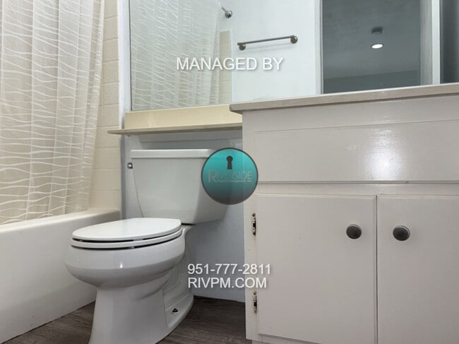 Building Photo - STUNNING POOL HOME IN MORENO VALLEY!! SOLAR INCLUDED!!