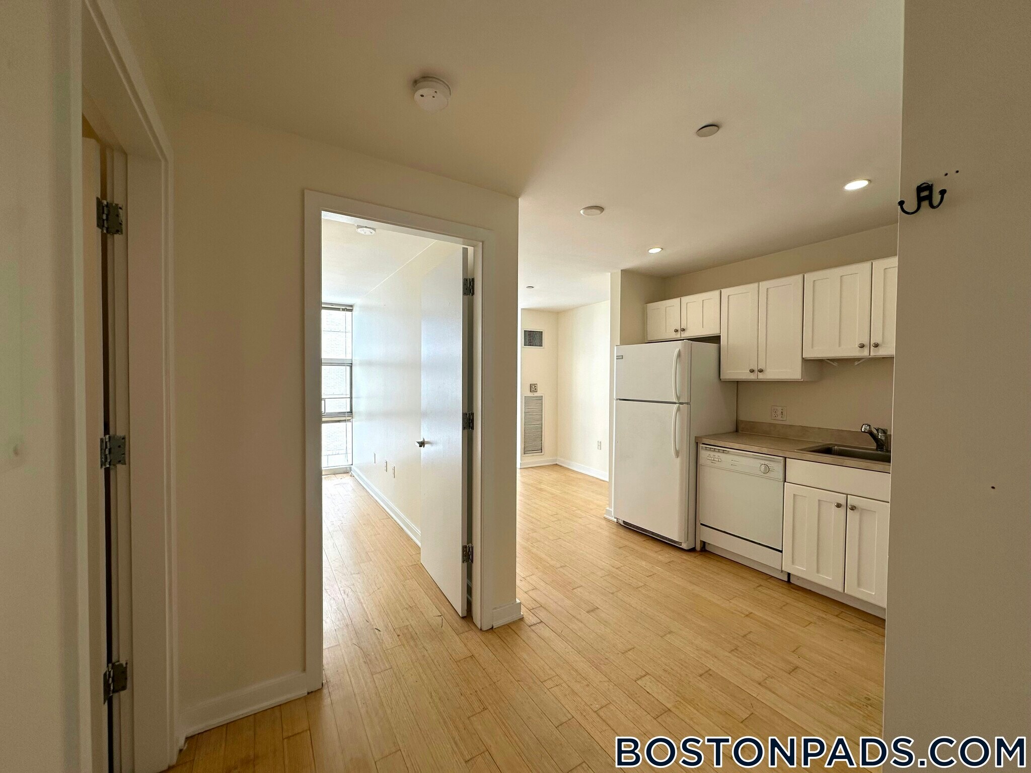 Building Photo - 40 Boylston St