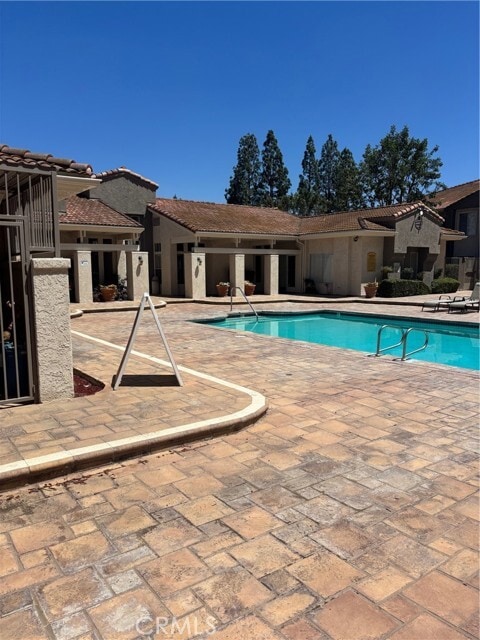 Building Photo - 1023 Vista Del Cerro Dr