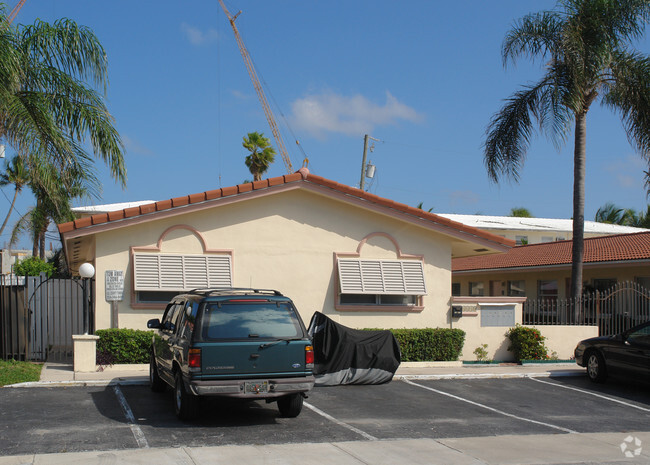 Building Photo - Sea Breeze Apartments