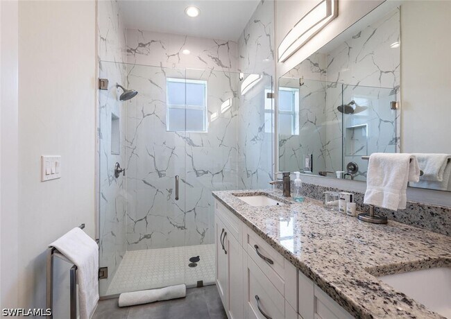 Building Photo - 2737 Linda Dr
