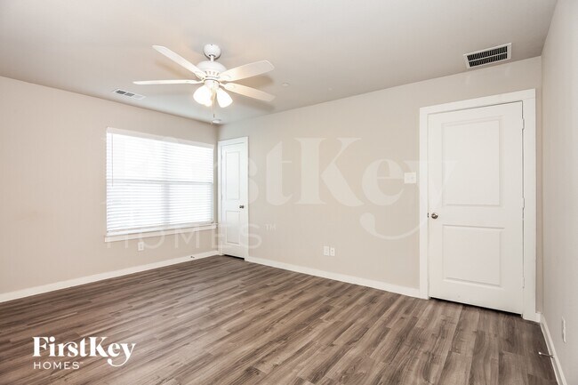 Building Photo - 308 Niki Dr