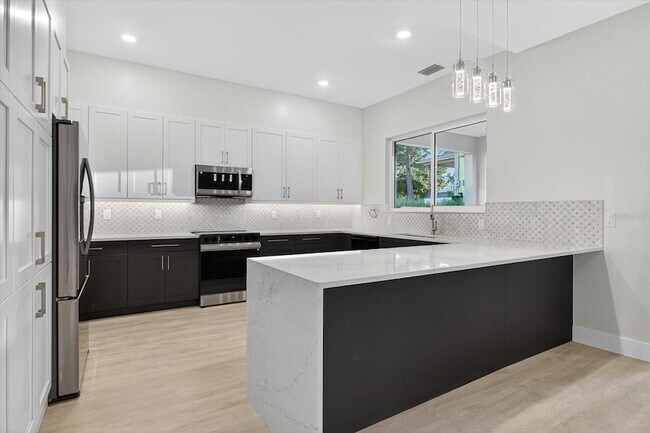 Building Photo - 207 Athens St