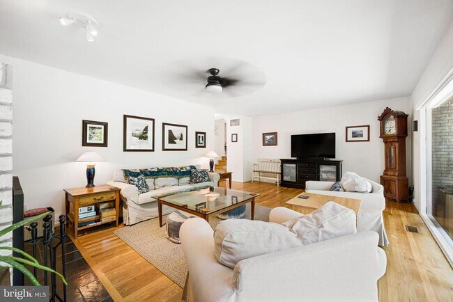 Building Photo - 3011 Sevor Ln