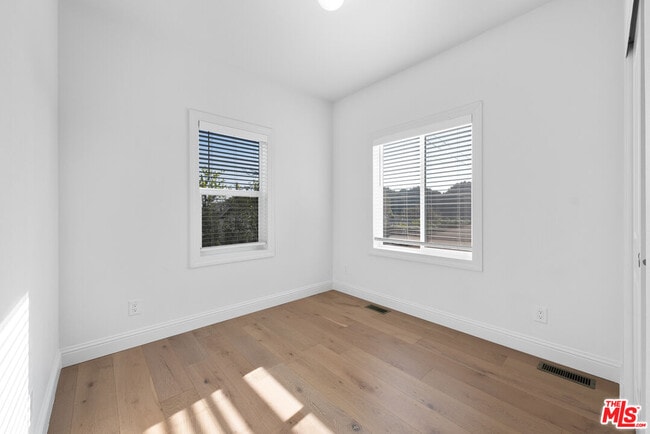 Building Photo - 3023 Prospect Ave