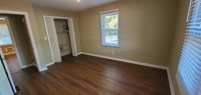 Building Photo - 102 Boyd Dr