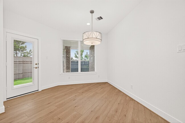 Building Photo - 21227 Teal Lovegrass Ln