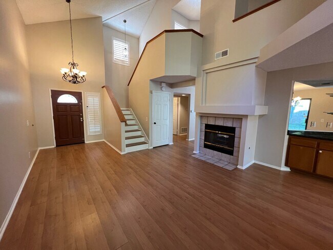 Building Photo - Great Home, Great Location!