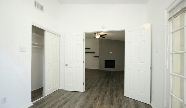 Building Photo - 2001 Bering Dr