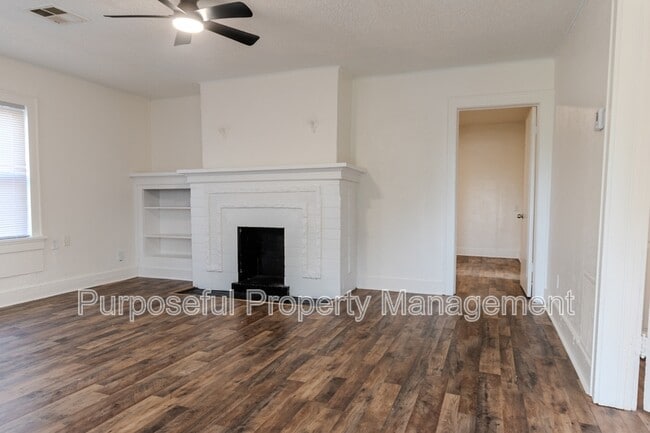 Building Photo - 1609 NE 18th St