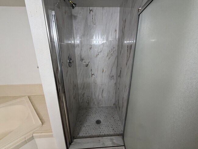 Building Photo - Perfect Package of Amenities