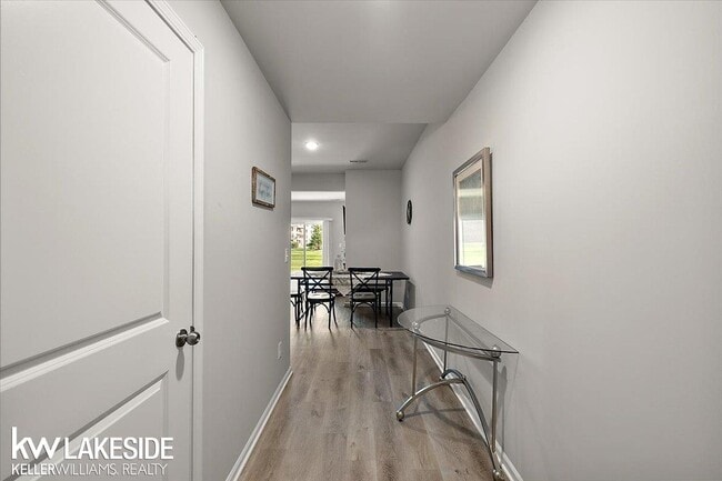 Building Photo - 28132 Delano Dr