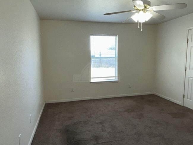 Building Photo - 308 Cedar Ridge Dr