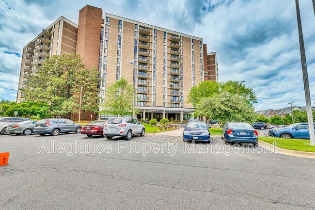 Building Photo - 6800 Fleetwood Rd