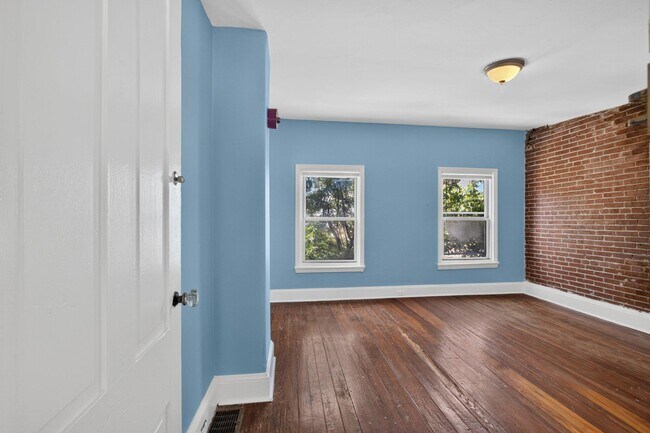 Building Photo - 4051 Ludlow St