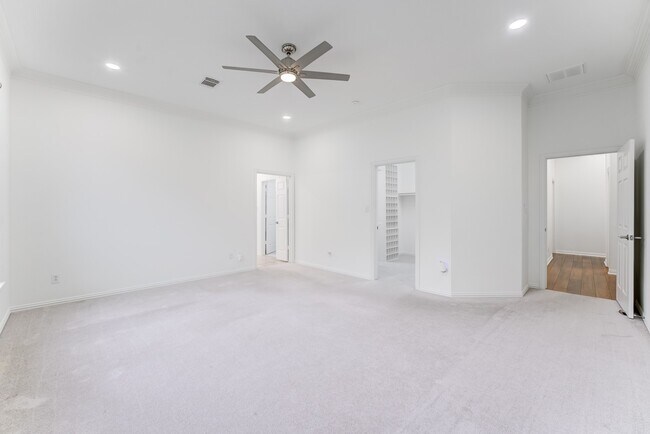 Building Photo - 7906 Del Monte Dr