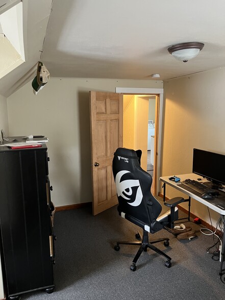 Bedroom # 1 - 203 S Whiton St