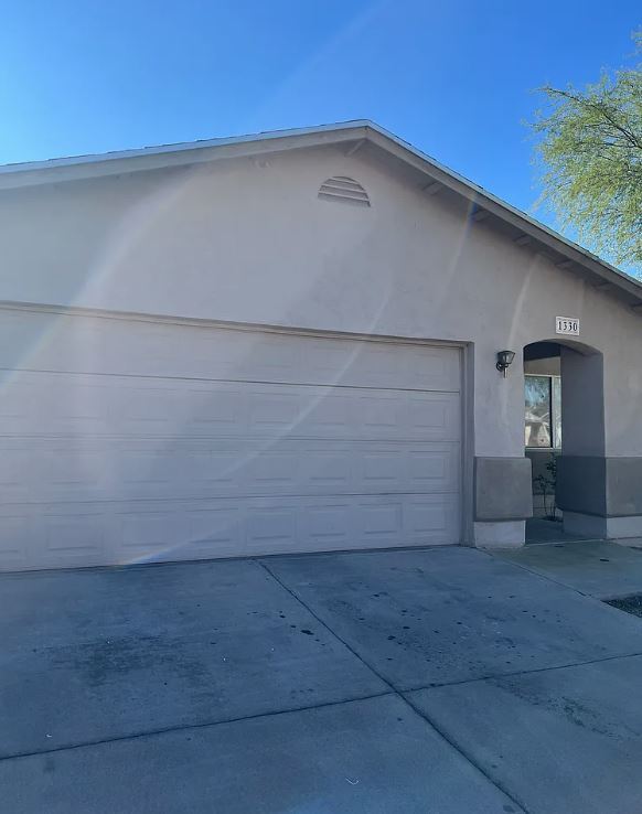 Building Photo - 1330 E Lark Way