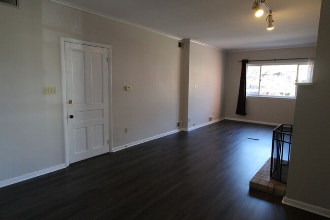 Building Photo - 707 Bellefonte St