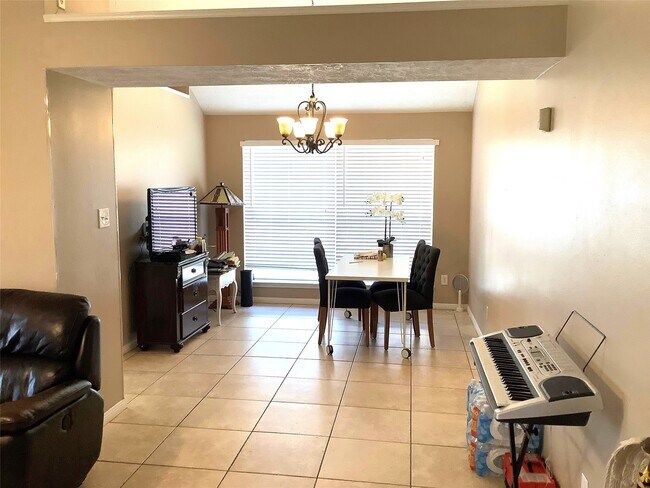 Building Photo - 4626 Stonemede Dr
