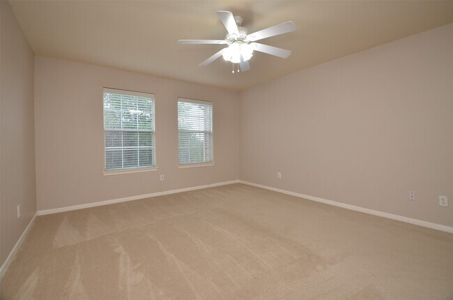 Building Photo - 2707 Roaring Oaks Ln