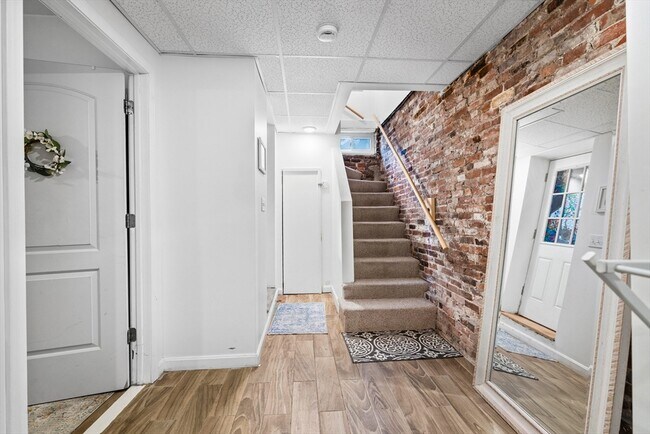 Building Photo - 1 Norcross Pl