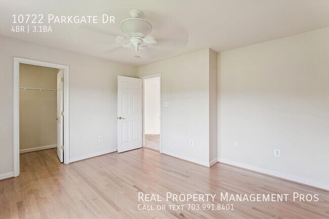 Building Photo - 10722 Parkgate Dr