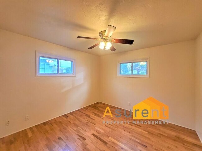 Building Photo - Cute 2 Bedroom 1 Bathroom Rental