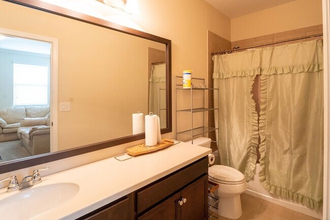 Building Photo - 543 Aventurine Ave