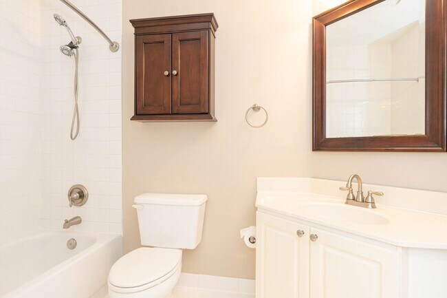 Building Photo - 1 BR 1 BA Condo in Reston