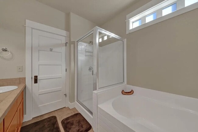 Building Photo - Eagle Crest Bunkhouse