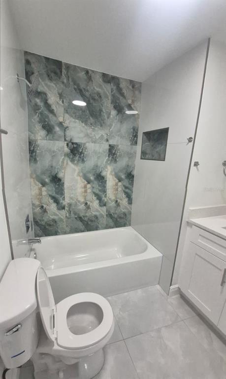 Building Photo - 7128 Oakwood Dr